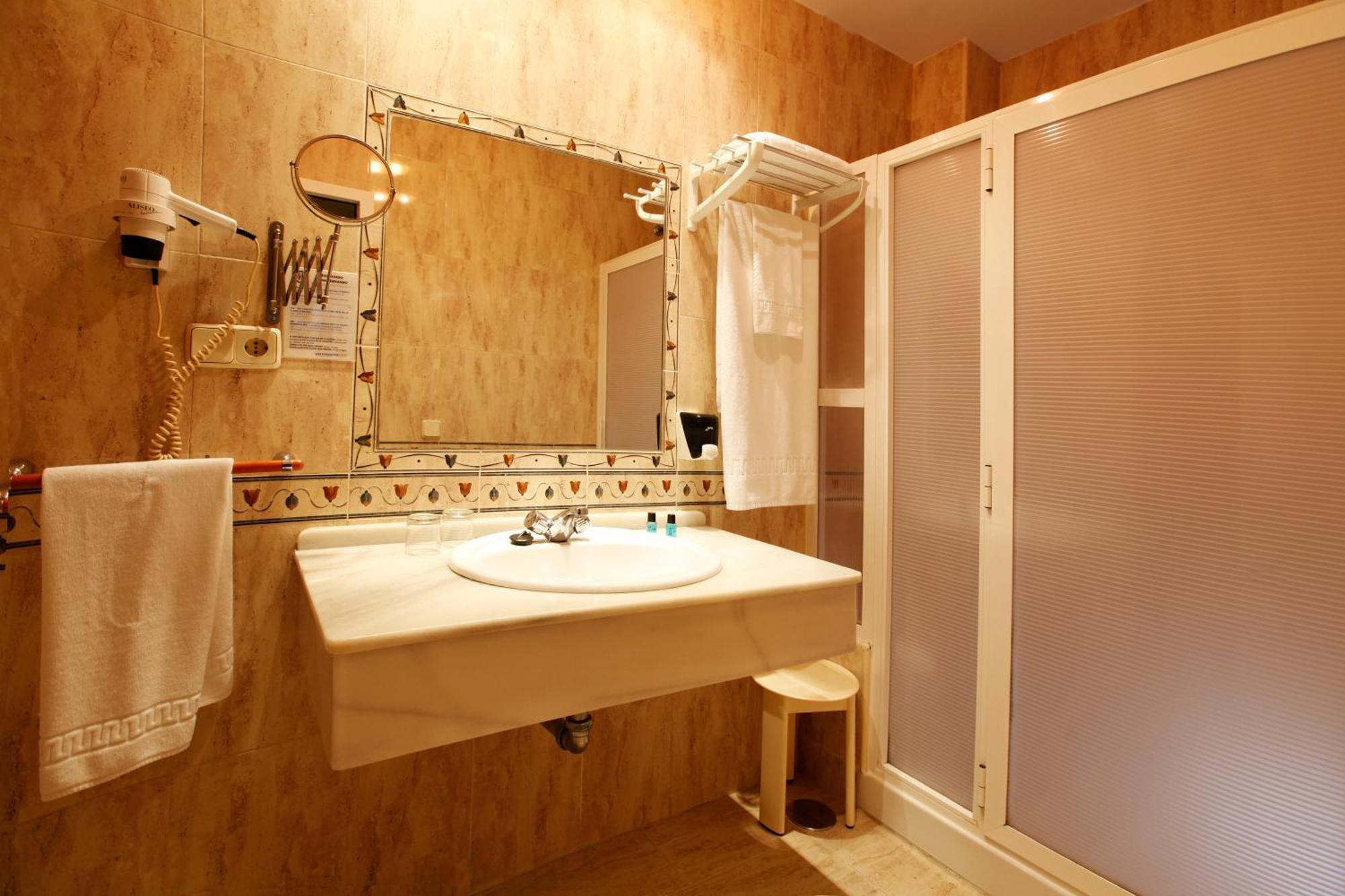 סן פרננדו Hostal Paris מראה חיצוני תמונה