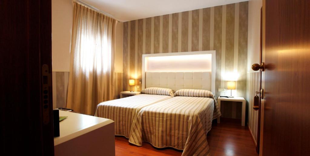סן פרננדו Hostal Paris חדר תמונה