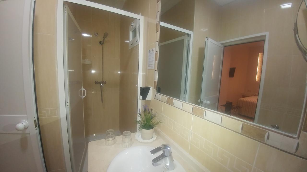 סן פרננדו Hostal Paris מראה חיצוני תמונה